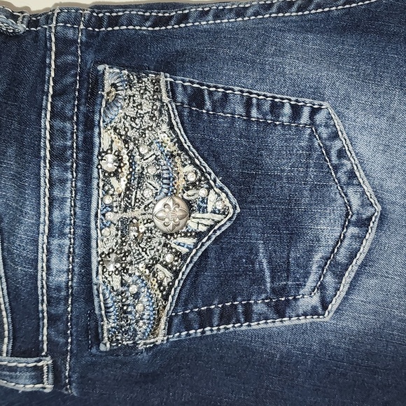 EUC Miss Me Jeans Mid-Rise Skinny Distressed Embellished 27 Color Med/Dark MK726 - Picture 2 of 9